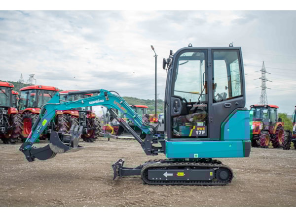 Miniexcavator SUNWARD SWE 17F cabina inchisa de vanzare